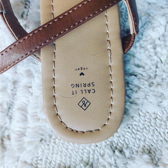 “Spring” Sandals, 9.5 - Picture 2 of 2